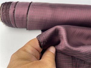 Viscose/acetat foer - små sorte tern på blårød bund